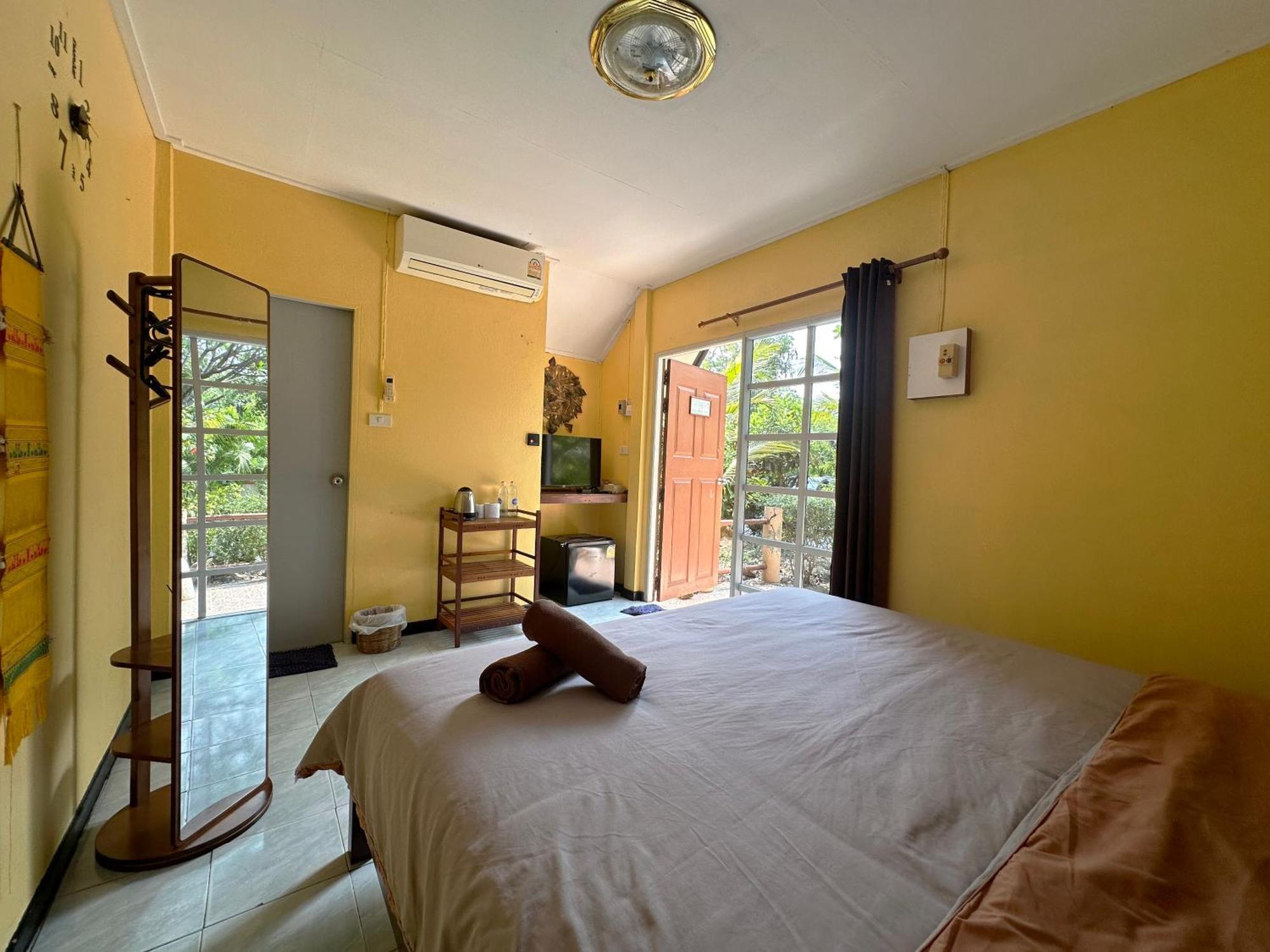 Blue Beach Resort Baanphakrimlay Экстерьер фото